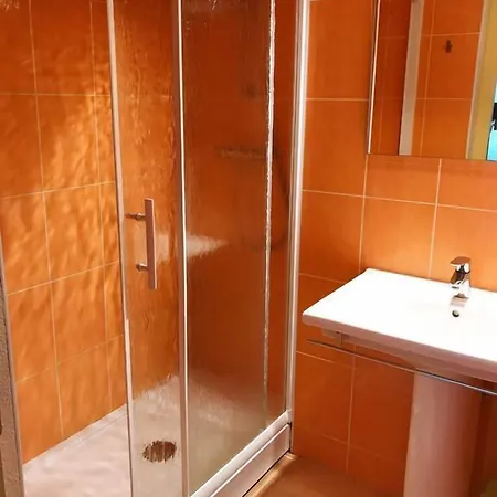 Hotell Logis - Et Restaurant De La Montagne Noire 2*