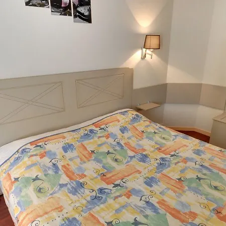 Logis - Et Restaurant De La Montagne Noire Hotell