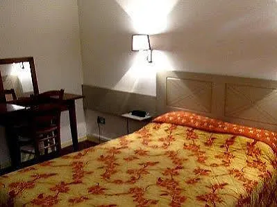 Hotell Logis - Et Restaurant De La Montagne Noire