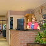 Logis - Et Restaurant De La Montagne Noire מלון
