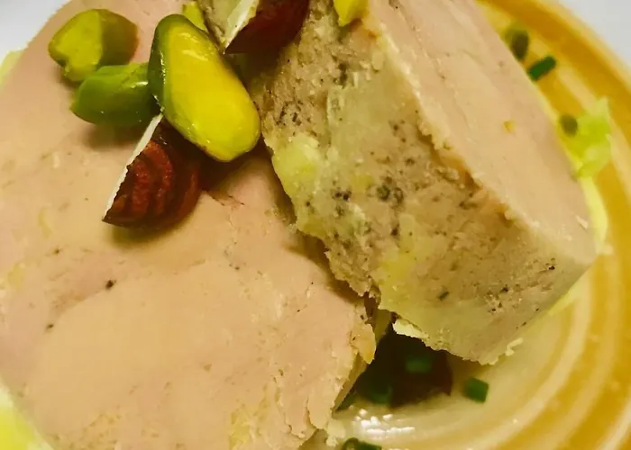 Logis - Et Restaurant De La Montagne Noire מלון